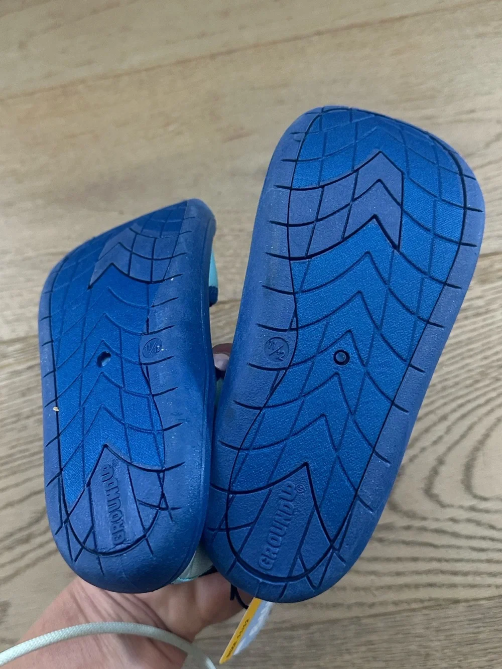 Bluey Toddler Water Shoes Aqua Blue Hook & Loop Swim Shoes Size 11/12 NWT